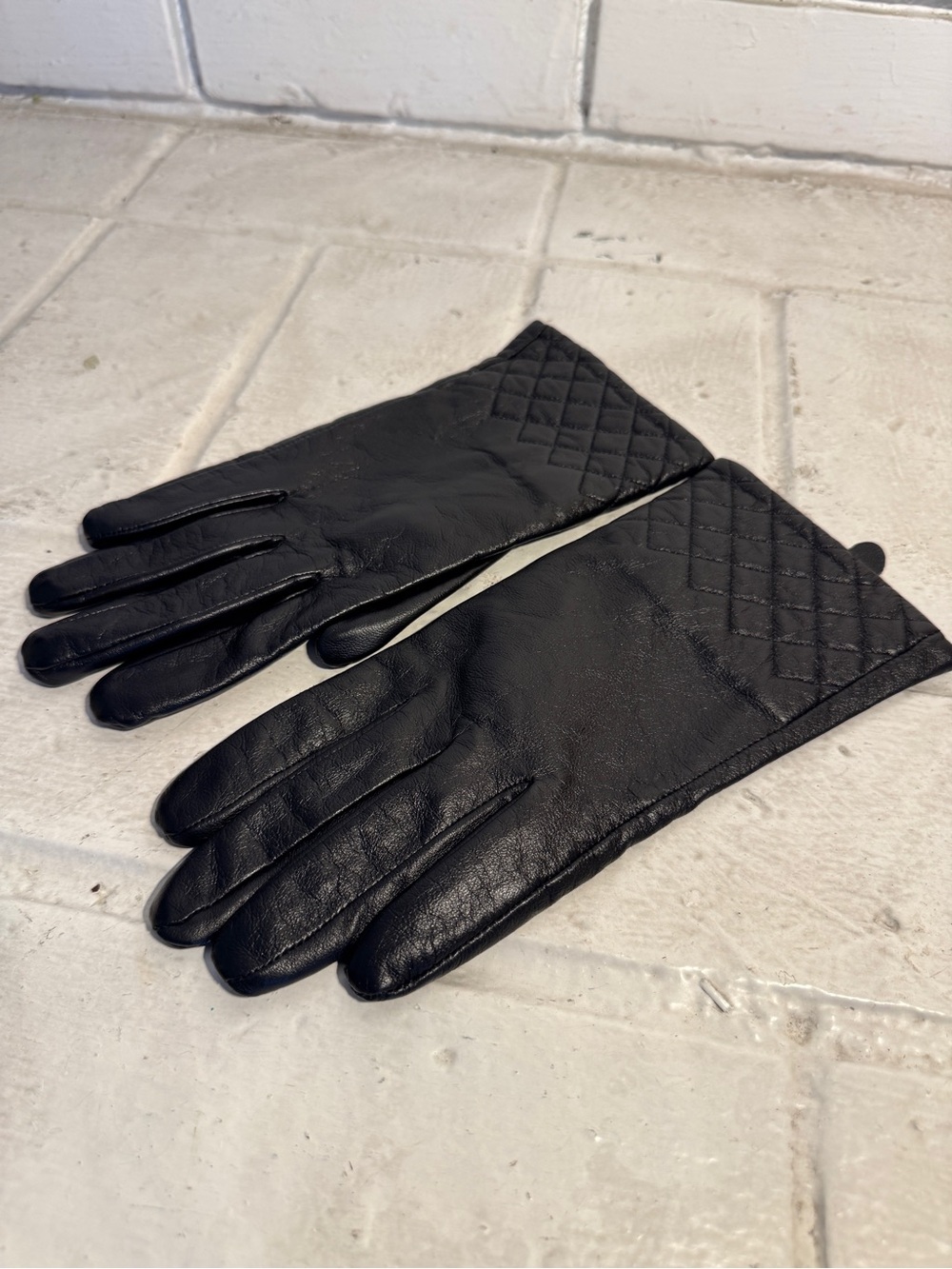 Black Genuine Leather Quilted Cuff Gloves Fleece Lined OS
